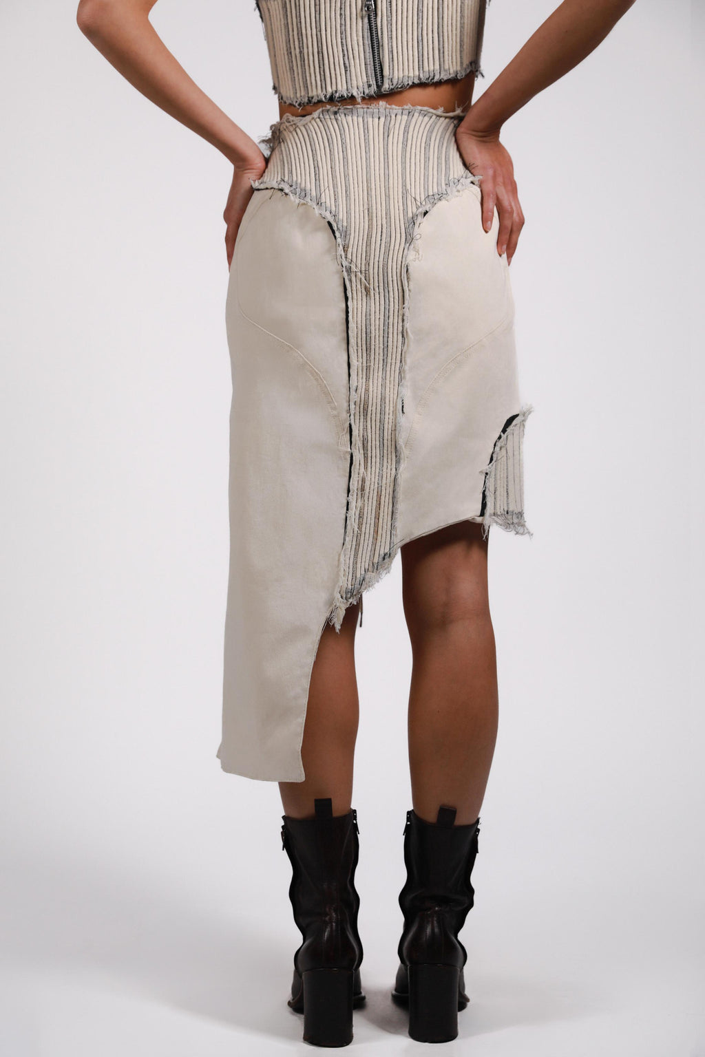 RIBBED STRINGS SKIRT