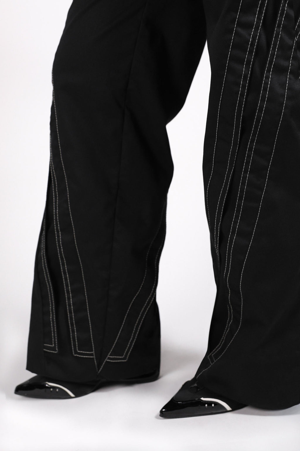CLASSIC TWISTED SEAM PANTS