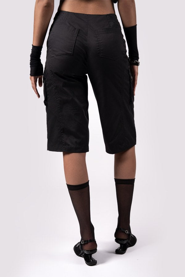 LONG POCKET LINE SHORTS
