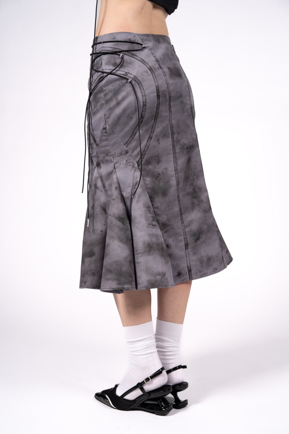 LACED TRUMPET SKIRT