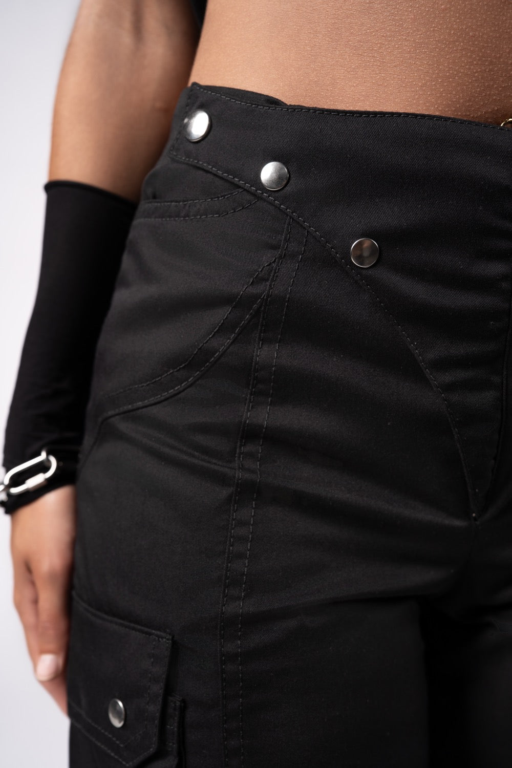 LONG POCKET LINE SHORTS