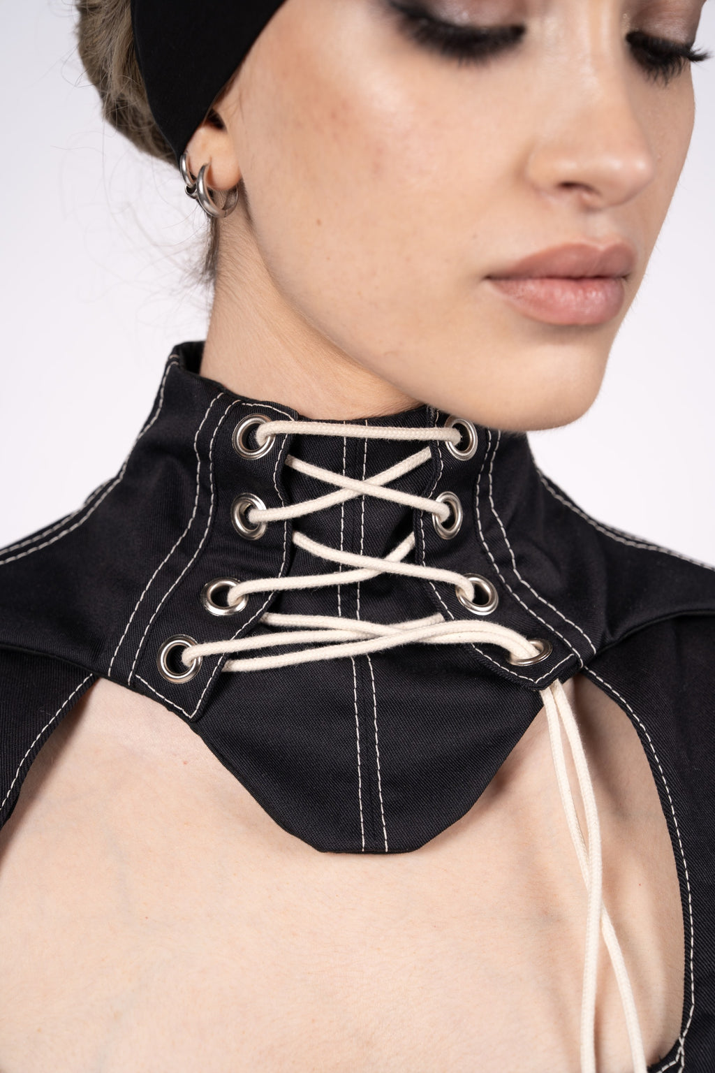 CORSET NECK WARMER